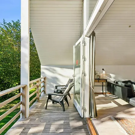 Charming Summer House With Access Hébergement de vacances