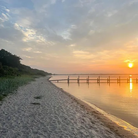 Charming Summer House With Access Nyaraló